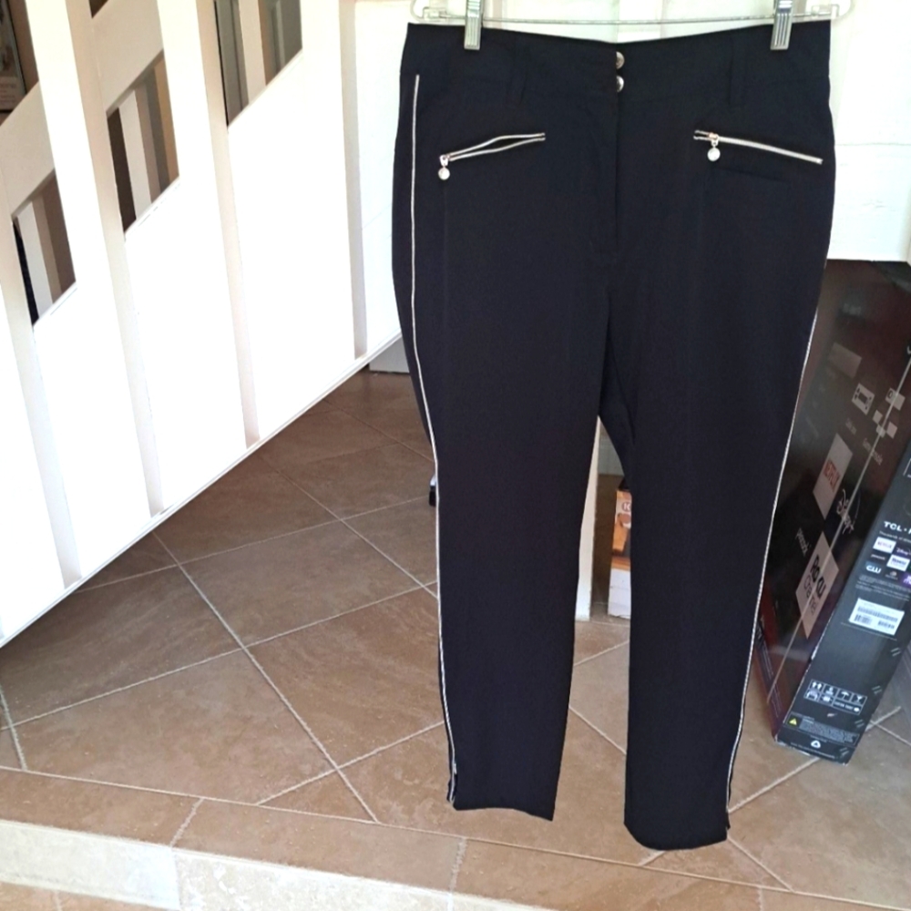 Daily High Wate T Golf Pants Sz 10 Black Pants with White Zipper Accents EUC